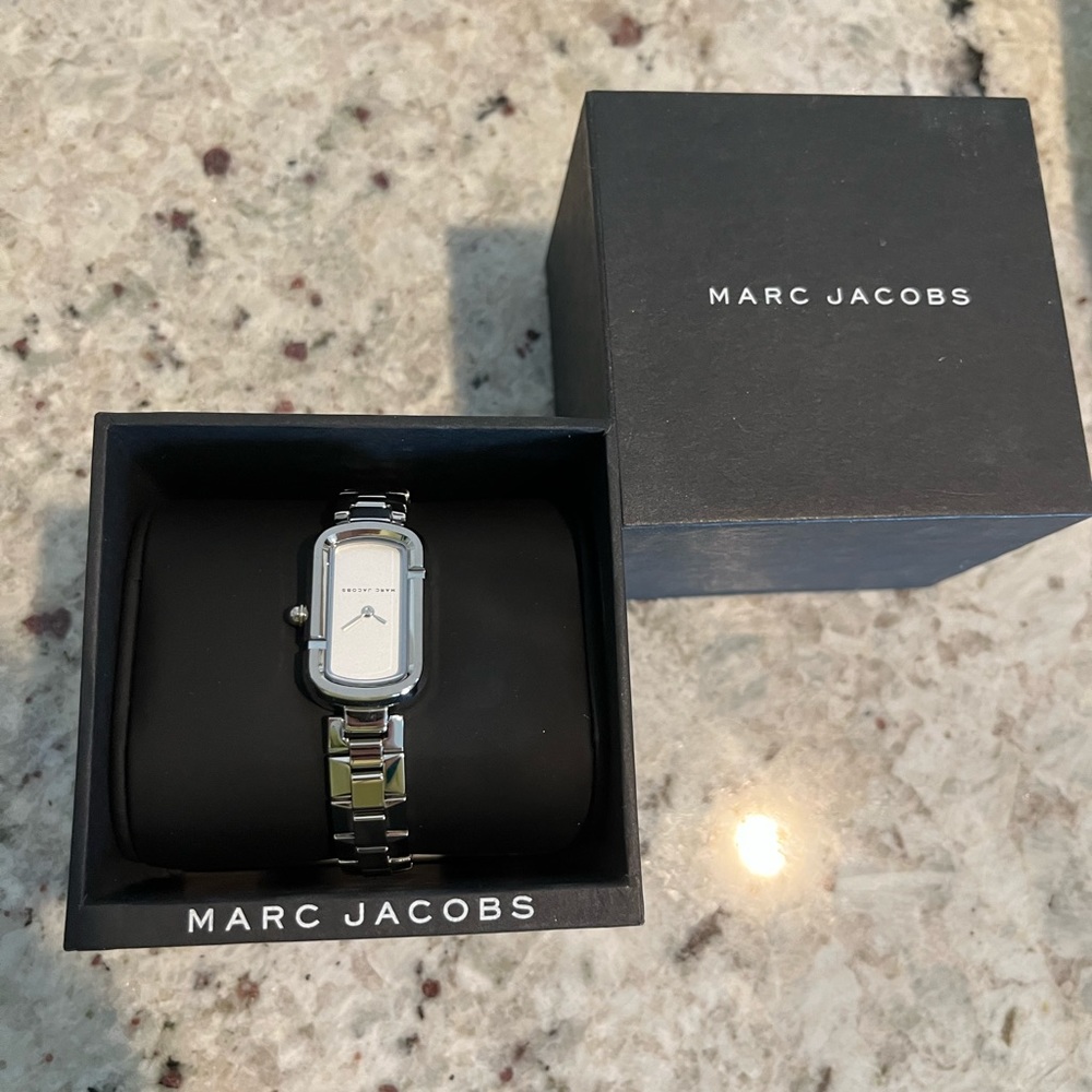 Gorgeous simple designer watch